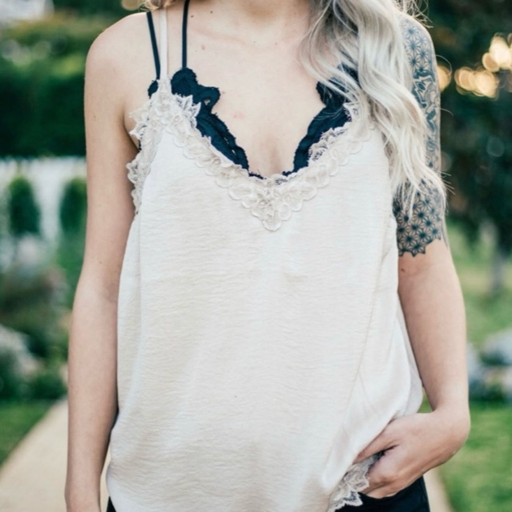 NTM: Entro Adjustable Spaghetti Straps Cream Lace Trim Camisole Size Medium - Picture 10 of 11